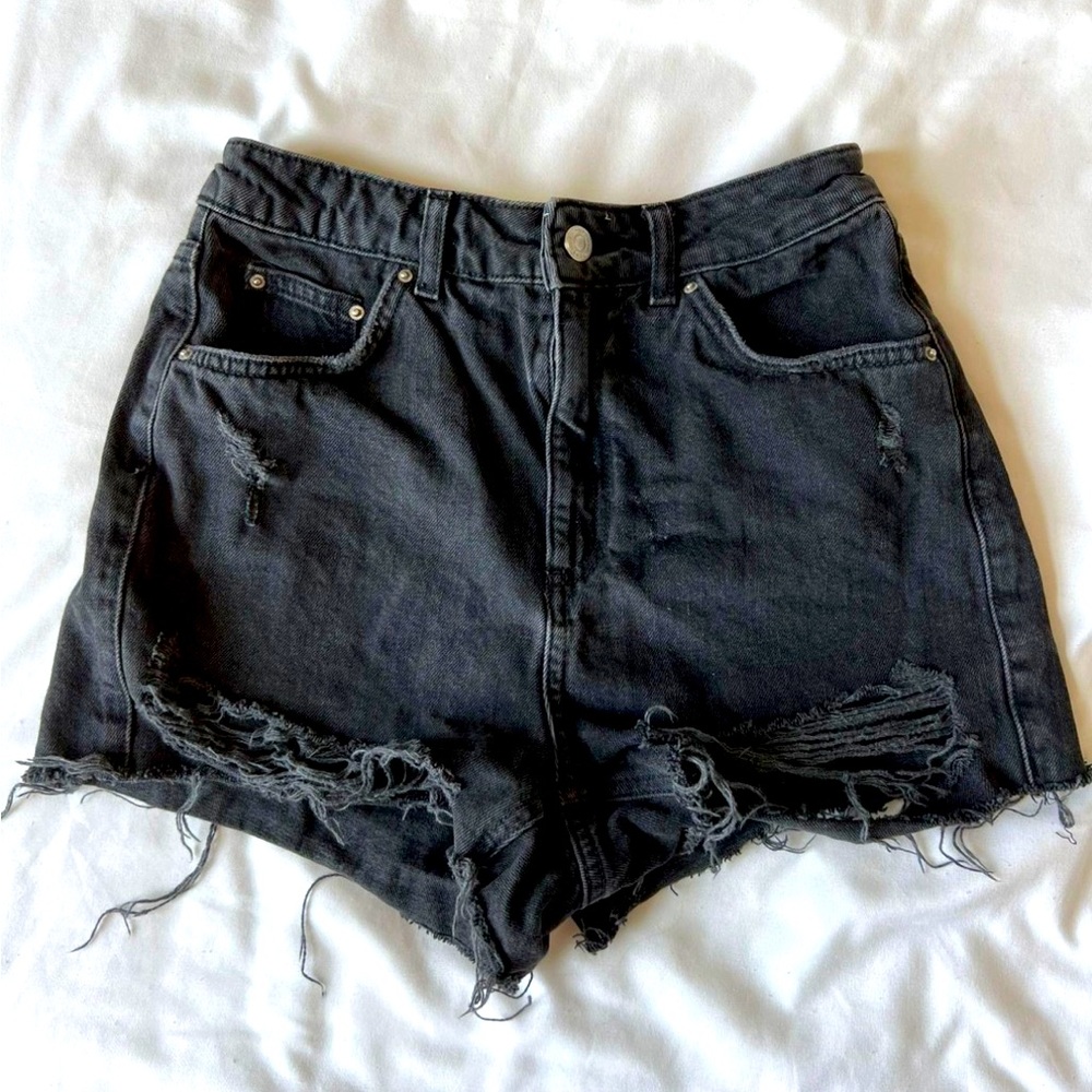 Distressed mom shorts from top shop! Never worn